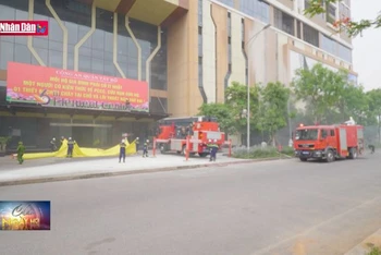 Công an Hà Nội thực tập phương án chữa cháy tại nhà cao tầng