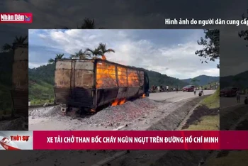 Xe tải chở than bốc cháy ngùn ngụt trên đường Hồ Chí Minh