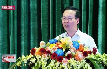 Chủ tịch nước thăm trườngTHPT dân tộc nội trú tỉnh Lào Cai