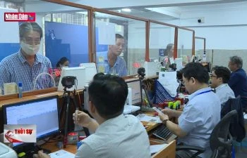 Người dân TP Hồ Chí Minh đổ xô đi đổi giấy phép lái xe