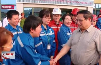Thủ tướng thăm và làm việc với Nhà máy lọc hóa dầu Nghi Sơn