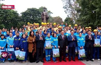 Chủ tịch Quốc hội thăm, chúc Tết Đảng bộ và nhân dân Thủ đô Hà Nội