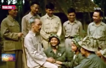Bác Hồ gửi thư cho bộ đội ở mặt trận Điện Biên Phủ