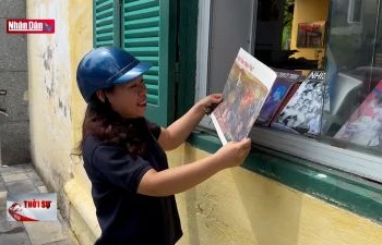 Hải Phòng: Bạn đọc hào hứng với phụ san tranh panorama chiến dịch Điện Biên Phủ