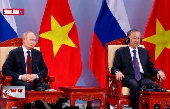 Chủ tịch nước Tô Lâm và Tổng thống Nga Putin gặp gỡ cựu sinh viên