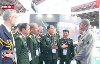 Việt Nam tham dự triển lãm vũ khí lục quân Eurosatory