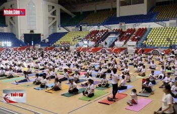 Ngày Quốc tế yoga tại Hà Nội