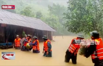 Quảng Bình: hơn 15 nghìn nhà dân bị ngập sâu trong nước