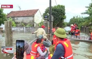 Quảng Bình: Đảm bảo nhu yếu phẩm cho người dân vùng ngập lụt