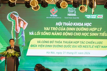 Phó Giáo sư, Tiến sĩ Trần Thanh Dương, Viện trưởng Viện Dinh dưỡng Quốc gia phát biểu tại Hội thảo.