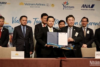 Vietnam Airlines và Cơ quan xúc tiến du lịch Nhật Bản (JNTO) ký hợp tác nhằm thúc đẩy du lịch giữa hai nước.
