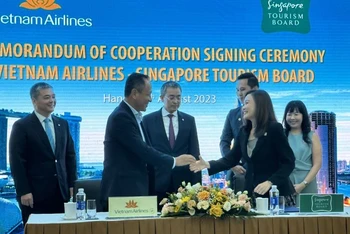 Tổng công ty Hàng không Việt Nam (Vietnam Airlines) và Tổng cục Du lịch Singapore chính thức ký hợp tác trong 2 năm (giai đoạn 2023-2025).