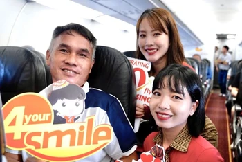 Hành khách và nhân viên hãng hàng không Vietjet.