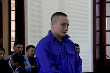 Bị cáo Nguyễn Tiến Hóa tại phiên tòa xét xử.
