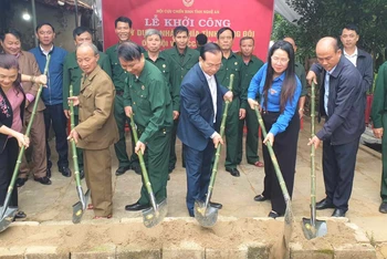 Lễ khởi công xây dựng nhà “Nghĩa tình đồng đội” cho gia đình cựu chiến binh Lê Hải Lý (sinh năm 1946), xã Thanh Xuân, huyện Thanh Chương vào ngày 23/11.