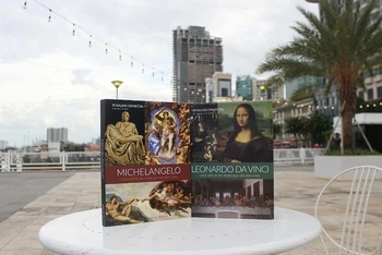 Bộ sách “Michelangelo: Cuộc đời và tác phẩm qua 500 hình ảnh”. (Ảnh Omega+)