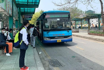 Tổng công ty vận tải Hà Nội sẽ bố trí hơn 900 xe buýt để phục vụ người dân dịp nghỉ lễ Quốc khánh 2/9.