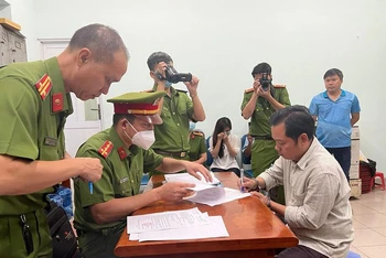 Khởi tố bị can, bắt tạm giam ông Lê Anh Xuân, chủ cơ sở karaoke An Phú.
