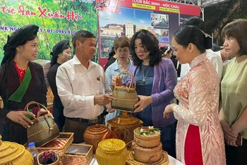 Giới thiệu các sản phẩm làng nghề truyền thống của tỉnh Bắc Ninh.