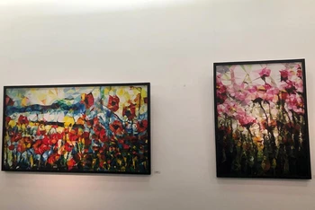 Những "cánh đồng hoa" của họa sĩ Thu Thủy.