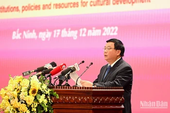 Đồng chí Nguyễn Xuân Thắng phát biểu đề dẫn Hội thảo. (Ảnh: DUY LINH)