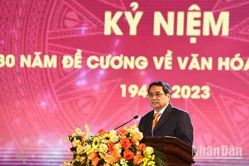 Thủ tướng Phạm Minh Chính trình bày diễn văn Kỷ niệm 80 năm Đề cương về Văn hóa Việt Nam. (Ảnh: TRẦN HẢI)