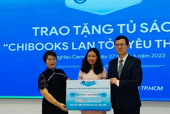Chibooks tặng sách cho Đại học Văn Hiến, Thành phố Hồ Chí Minh.