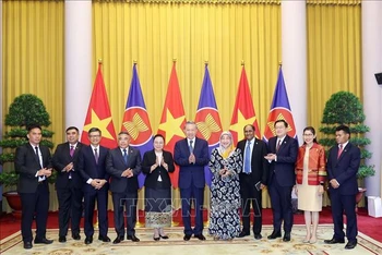 Chủ tịch nước Tô Lâm tiếp Đại sứ, Đại biện các nước ASEAN và Timor-Leste đến chào, chúc mừng. (Ảnh: TTXVN)