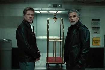 Hai ngôi sao Brad Pitt và George Clooney trong phim "Sói". (Ảnh: Galaxy cung cấp)