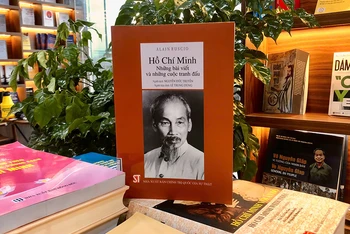 Trưng bày 5 bảo vật quốc gia tại Triển lãm sách nhân kỷ niệm 55 năm thực hiện Di chúc của Chủ tịch Hồ Chí Minh 