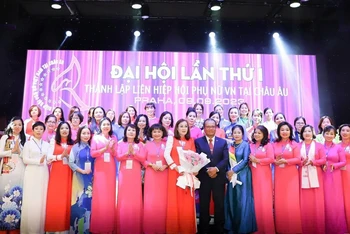 Liên hiệp Hội phụ nữ Việt Nam tại châu Âu: 1 năm nhiều hoạt động thiện nguyện sôi nổi