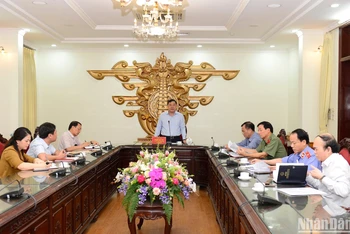 Đồng chí Phạm Gia Túc, Bí thư Tỉnh ủy Nam Định, Trưởng Ban Chỉ đạo phòng, chống tham nhũng, tiêu cực tỉnh phát biểu ý kiến tại cuộc họp.