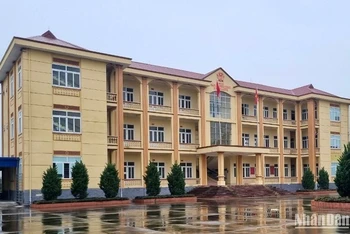 Trụ sở Đảng ủy-Hội đồng nhân dân-Ủy ban nhân dân xã Nghĩa Bình, huyện Nghĩa Hưng (Nam Định).
