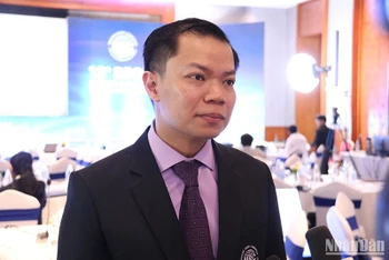Tiến sĩ Anoulak Kittikhoun, Giám đốc điều hành Ban Thư ký Ủy hội sông Mekong quốc tế (MRC). (Ảnh: HẢI TIẾN)
