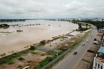 Mực nước sông Mekong dâng cao tại một đoạn chảy qua thủ đô Vientiane, Lào. (Ảnh: Ủy hội sông Mekong quốc tế)