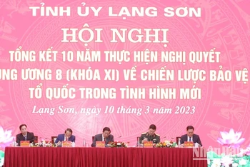 Đồng chí Phan Đình Trạc và lãnh đạo tỉnh Lạng Sơn chủ trì hội nghị tổng kết 10 năm Nghị quyết Trung ương 8, khóa XI.