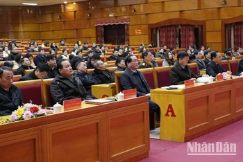 Các đồng chí lãnh đạo chủ chốt tỉnh Lạng Sơn tham dự lễ tổng kết phong trào thi đua khen thưởng.