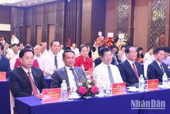 Các đại biểu dự kỷ niệm 60 năm Báo Lạng Sơn ra số báo đầu.