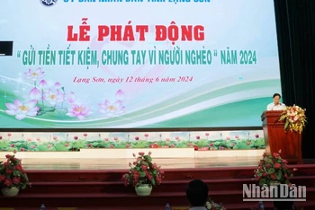 Đại diện lãnh đạo tỉnh Lạng Sơn phát biểu phát động "Gửi tiền tiết kiệm, chung tay vì người nghèo".