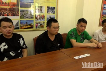 Các đối tượng người Trung Quốc nhập cảnh trái phép vào Việt Nam bị Bộ đội Biên phòng tỉnh Lạng Sơn phát hiện, bắt giữ.