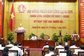Các đại biểu dự Kỳ họp thứ 27 Hội đồng nhân dân tỉnh Lạng Sơn.