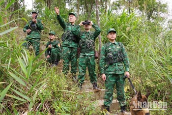 Cán bộ, chiến sĩ Bộ đội Biên phòng tỉnh Lạng Sơn, tuần tra, kiểm soát, trên tuyến biên giới.