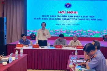 TS Cao Hưng Thái, Phó Cục trưởng Cục Quản lý Khám chữa bệnh phát biểu ý kiến tại hội nghị. 