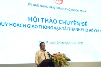Chủ tịch Ủy ban nhân dân Thành phố Hồ Chí Minh Phan Văn Mãi phát biểu tại hội thảo.