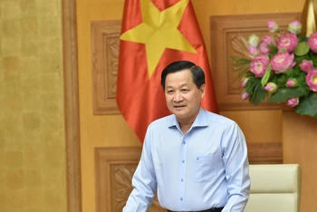 Phó Thủ tướng Chính phủ Lê Minh Khái chủ trì phiên họp. (Ảnh: VGP)