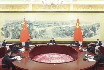 Một kỳ họp của Bộ Chính trị Trung ương Đảng Cộng sản Trung Quốc. (Ảnh: Tân Hoa Xã)