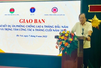 PGS, TS Nguyễn Viết Nhung, Giám đốc Bệnh viện Phổi Trung ương, Trưởng Ban Điều hành phòng, chống lao phát biểu. 
