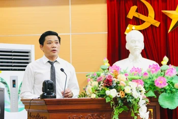 PGS, TS Nguyễn Duy Ánh, Giám đốc Bệnh viện Phụ sản Hà Nội chia sẻ thông tin với báo chí. 