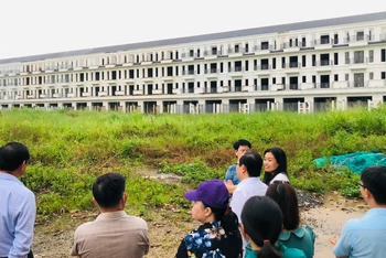 Đoàn giám sát của Đoàn Đại biểu Quốc hội tỉnh Đồng Nai tiến hành khảo sát thực địa dự án Khu dân cư Bình Đa vào ngày 16/8.