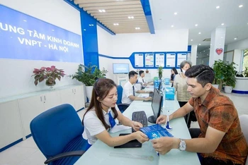 Tập đoàn Bưu chính Viễn thông Việt Nam VNPT đã nỗ lực, phấn đấu, góp phần đưa Việt Nam kết nối internet sâu rộng toàn cầu.